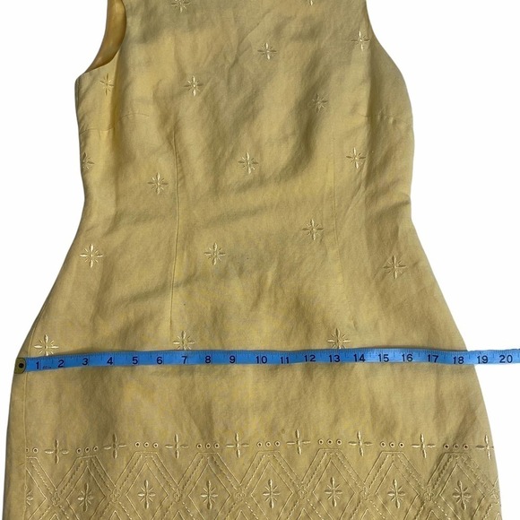Agb Dress Petite Byer California Yellow Embroidered Sleeveless Sheath Mini Dress - Picture 10 of 13